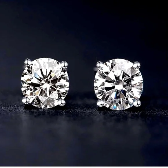 4 Carat Moissanite Earrings NWT - Picture 1 of 4